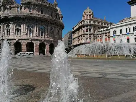 Place Raphaël de Ferrari