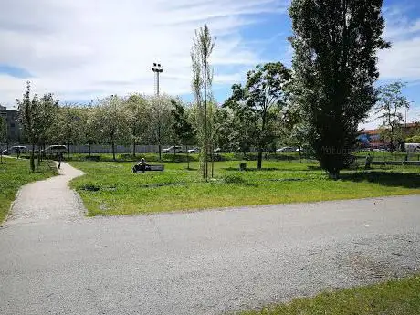 Parco pubblico - Isocrate/Monza