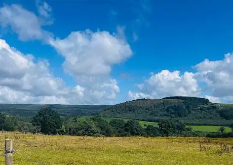 Mountain Ash ROC Post near Perthcelyn