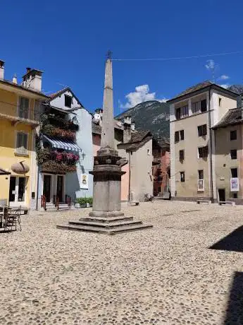 Piazza Giovanni Chiossi