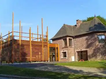 L'aparté, lieu d'art contemporain du Pays de Montfort