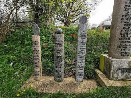 Posh Pillar and her Daughters