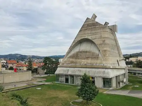 Église Saint-Pierre - Le Corbusier