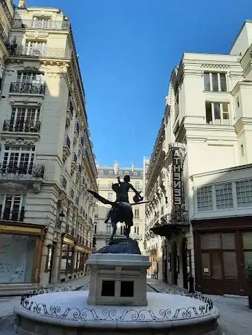 Statue du poète chevauchant Pégase