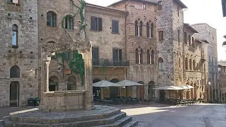 Piazza della Cisterna