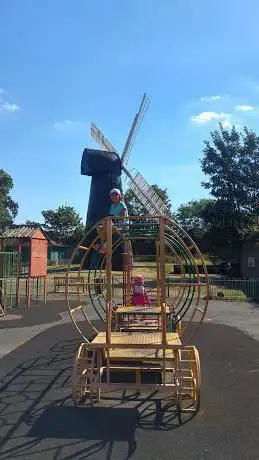 Windmill Gardens