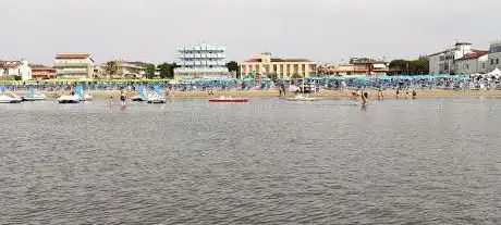 Bagno Adolfo 6 - GRANDI SPIAGGE San Mauro Mare