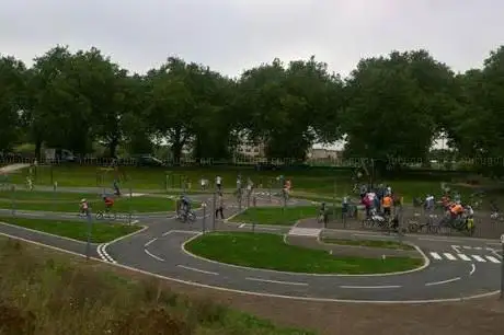 Cycle track Riverside