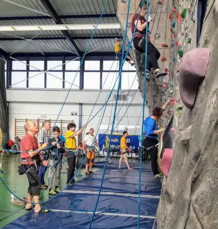 Club d'escalade de Clamart (Gymnase Léo Lagrange) : escalade  montagne, slackline ...