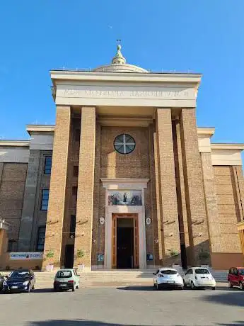 Basilique Santa Maria Regina degli Apostoli alla Montagnola